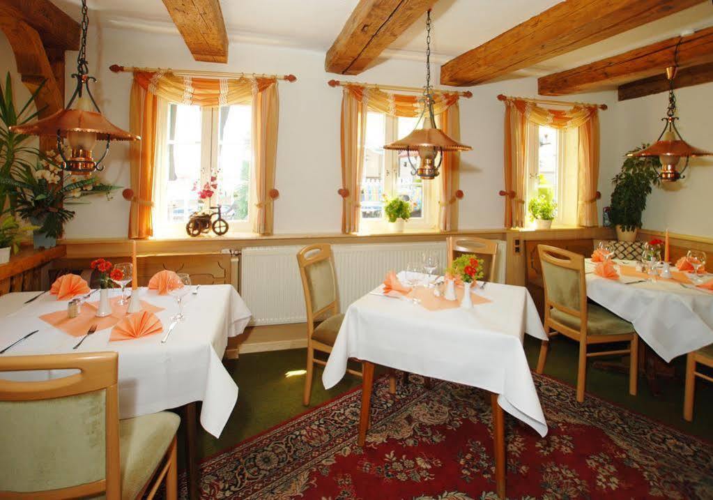 Brauner Hirsch 3*